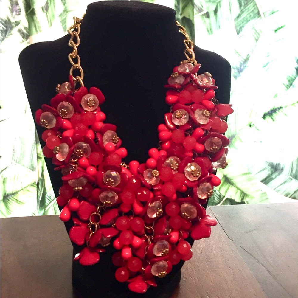 Two tone red statement necklace